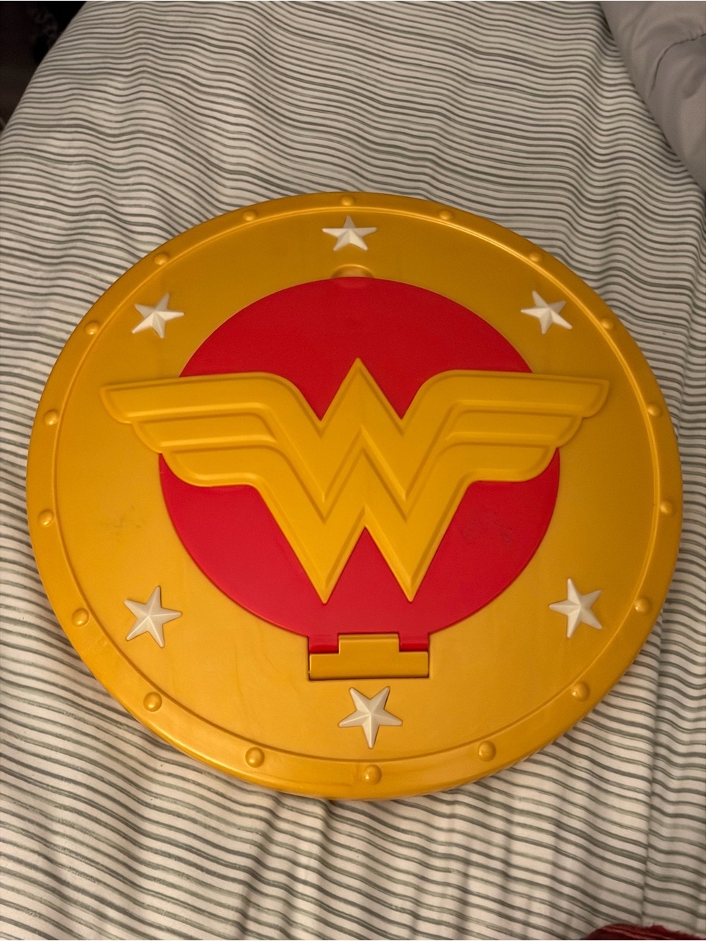 Mattel DC Super Hero Girls Wonder Woman roleplay shield